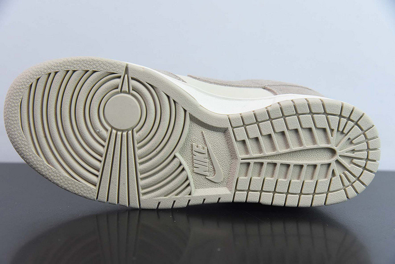 Nike WMNS DUNK LOW SE 