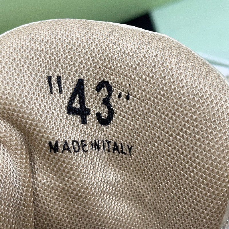 OF™ C/O VIRGIL ABLOH OUT OF OFFICE LOW-TOP LEATHER SNEAKERS ‘OOO“