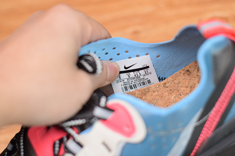 NIKE REACT ELEMENT 87 