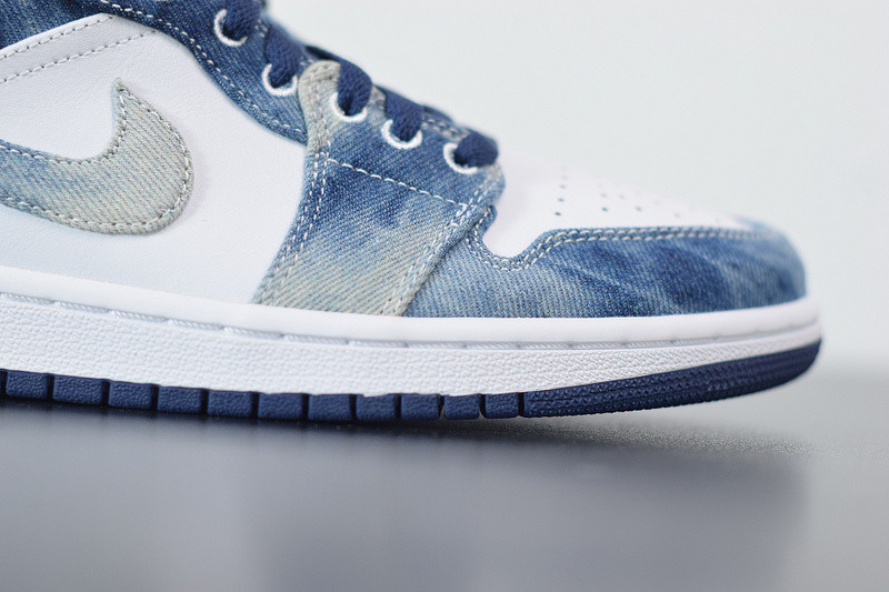 AIR JORDAN 1 LOW “WASHED DENIM” CZ8455-100