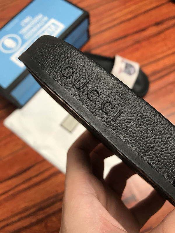 G*u*i sandals
