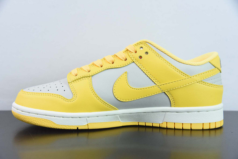 Nike WMNS DUNK LOW 