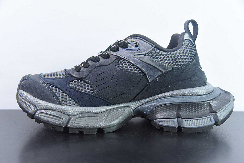 BC XL Sneakers