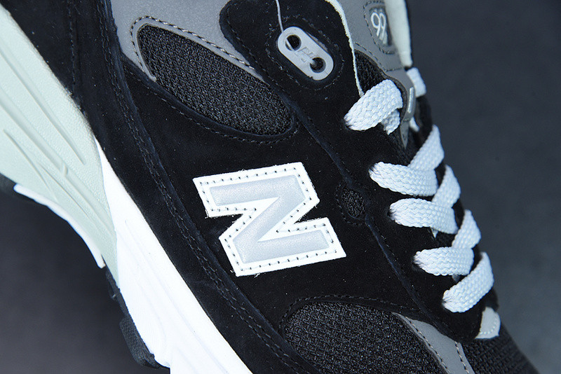 NEW BALANCE SNEAKER X09C3