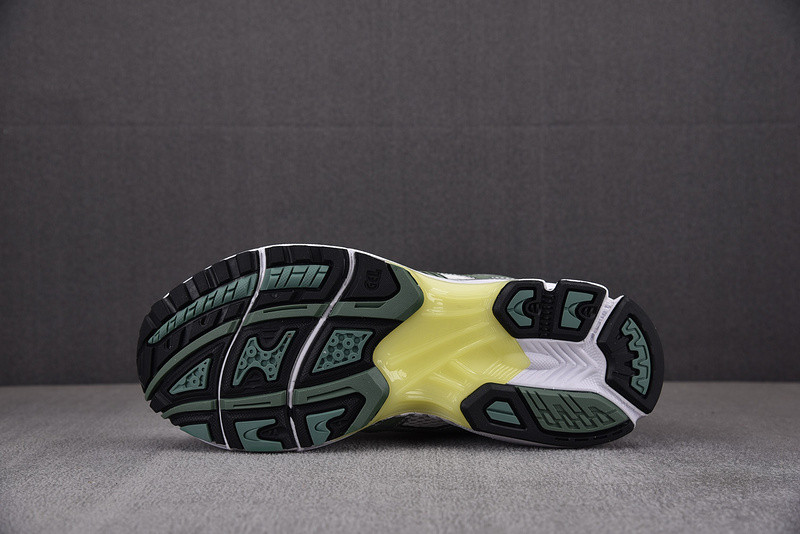 ASICS Gel Kayano 14 