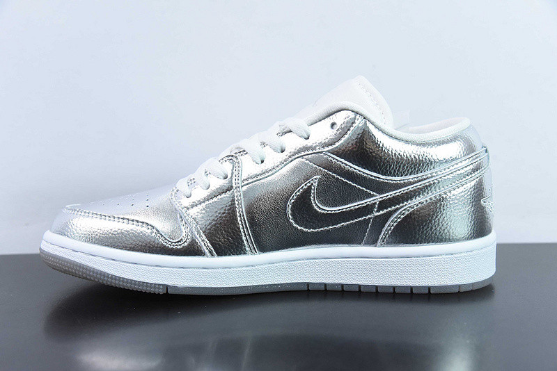Air Jordan 1 Low SE 