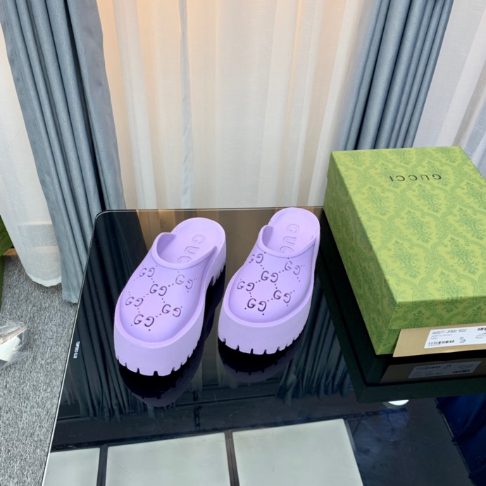 G*u*i sandals high