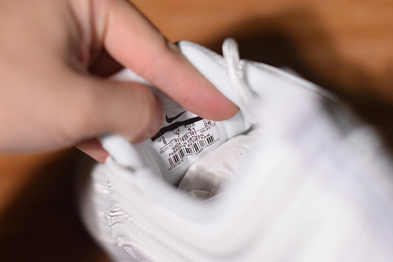NIKE AIR MAX 97 "TRIPLE WHITE" 921826-101