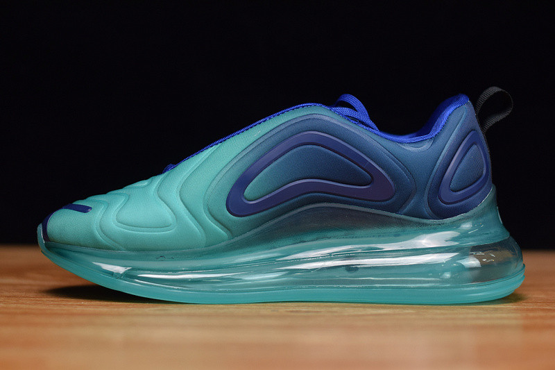 NIKE AIR MAX 720 