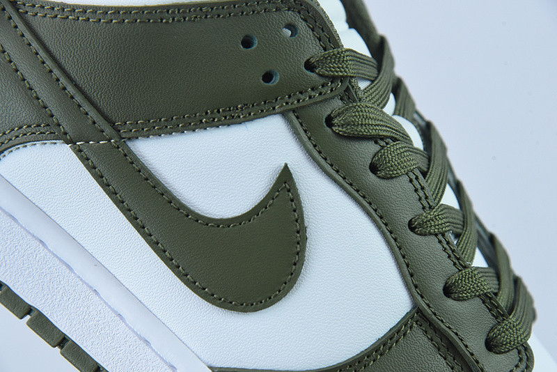 NIKE WMNS DUNK LOW 