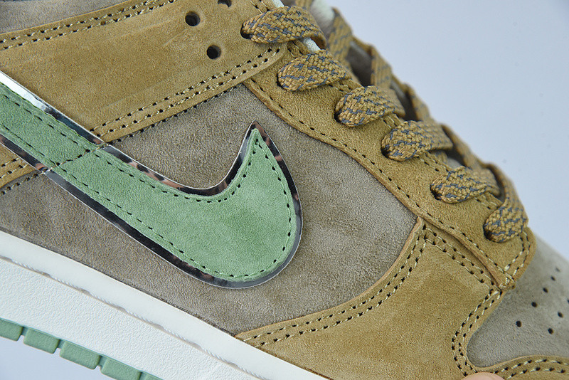 Otomo Katsuhiro x Nike SB Dunk Low Steamboy OST Brown ST1391-202