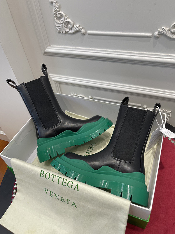 b0tte*a Ven*ta sneaker