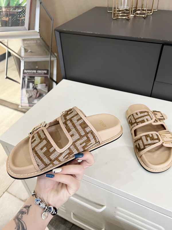 FENDI SLIDE