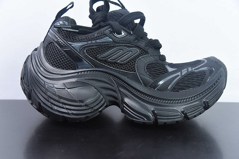 BC XL Sneakers
