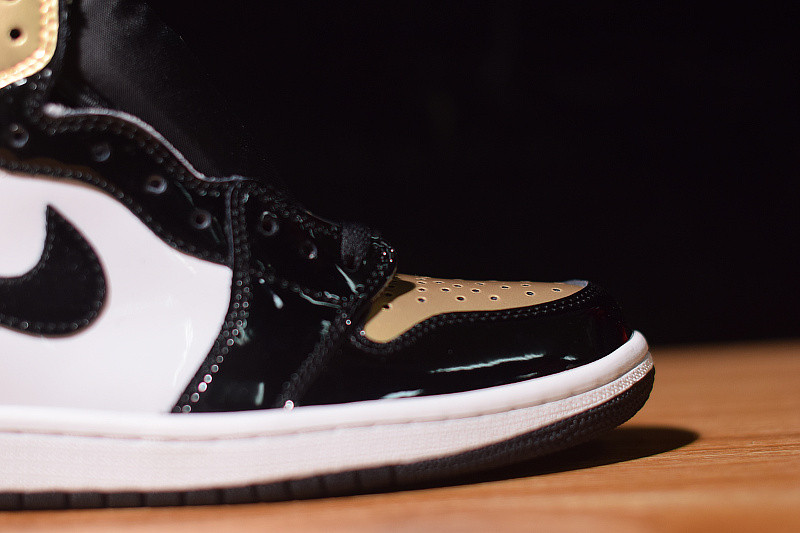 AIR JORDAN 1 RETRO HIGH OG NRG GOLD TOP 3 861428-001