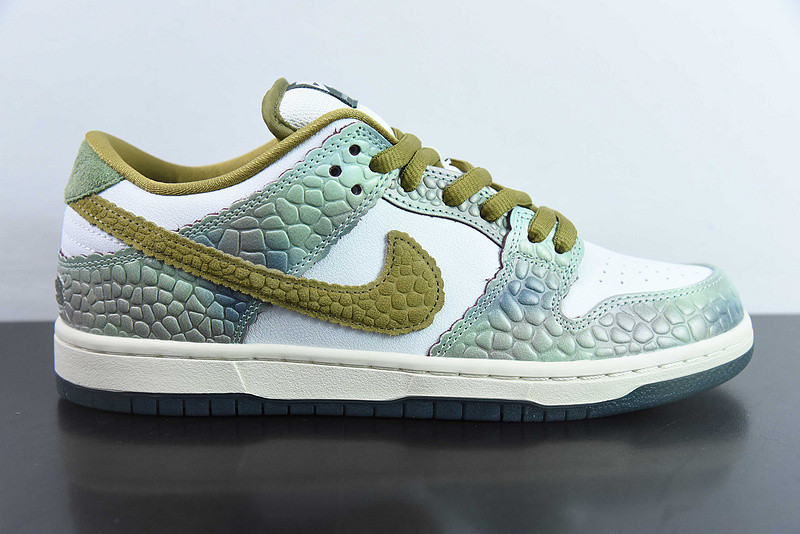 Alexis Sablone x Nike SB Dunk Low 
