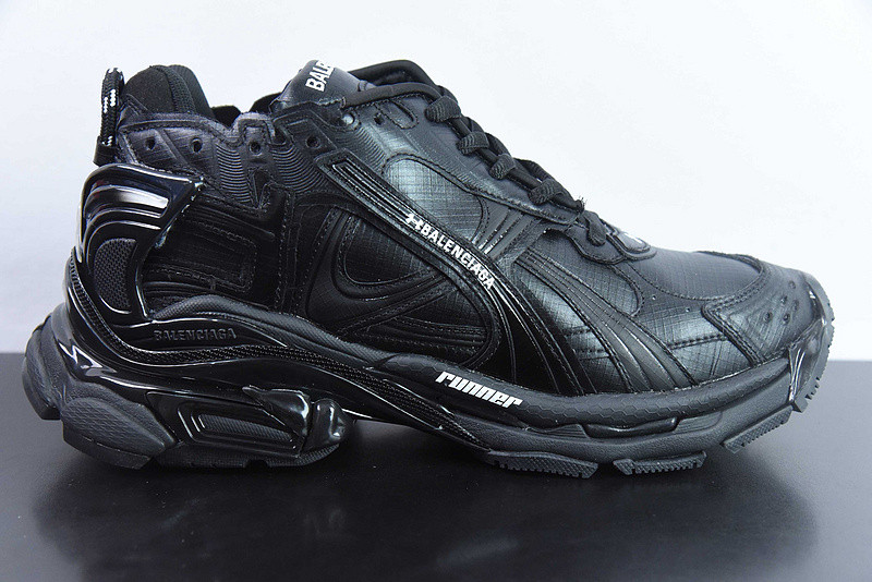 Ba*len*cia*ga runner sneaker