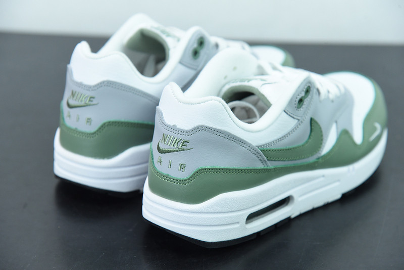 NIKE AIR MAX 1 PREMIUM 