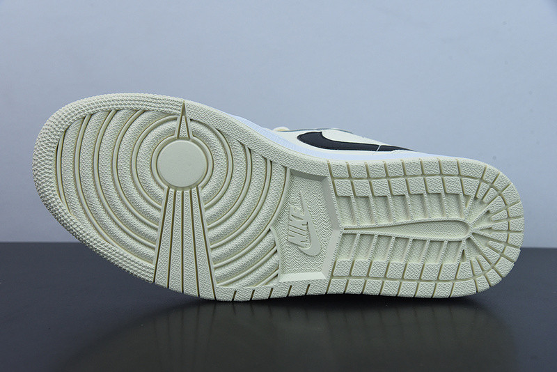 WMNS AIR JORDAN 1 LOW 