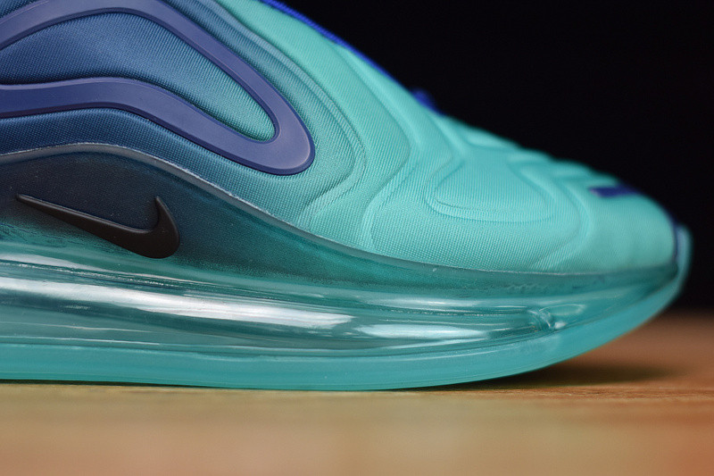 NIKE AIR MAX 720 