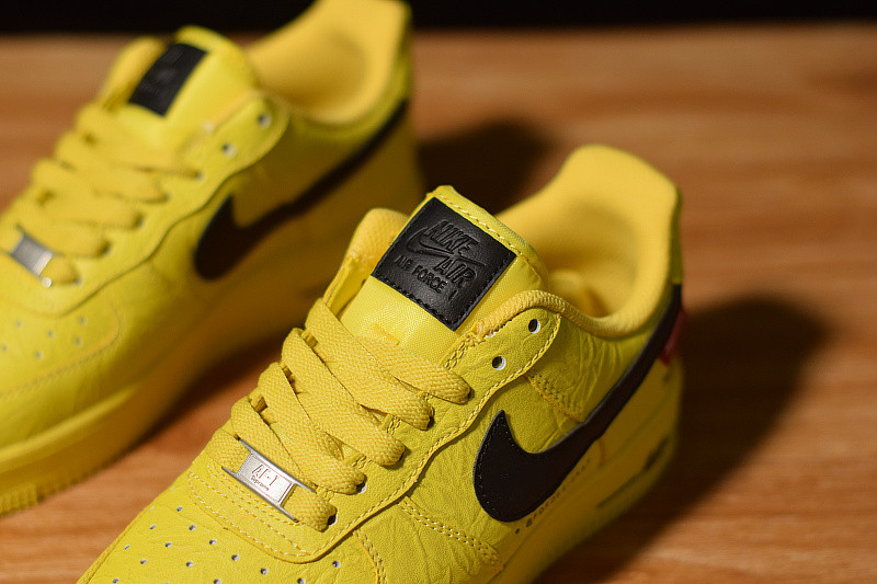 NIKE AIR FORCE 1 