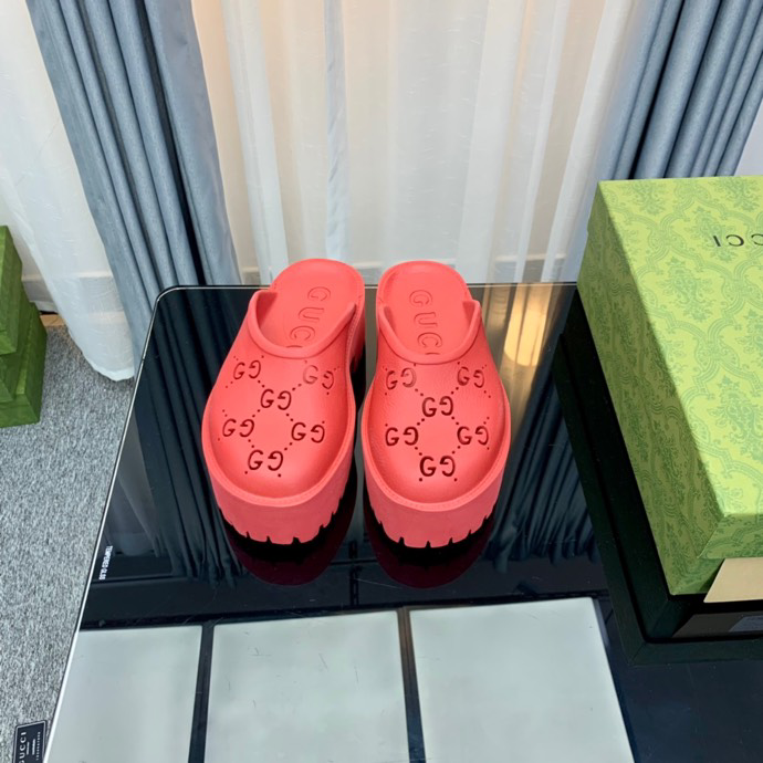 G*u*i sandals high