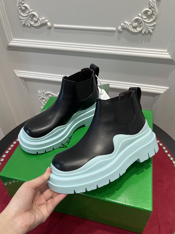 b0tte*a Ven*ta sneaker