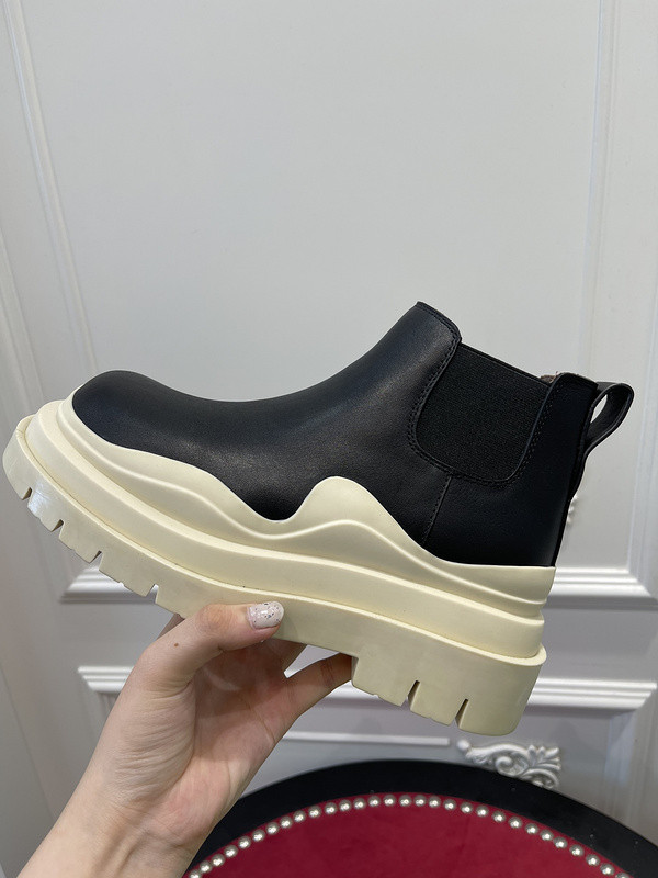 b0tte*a Ven*ta sneaker