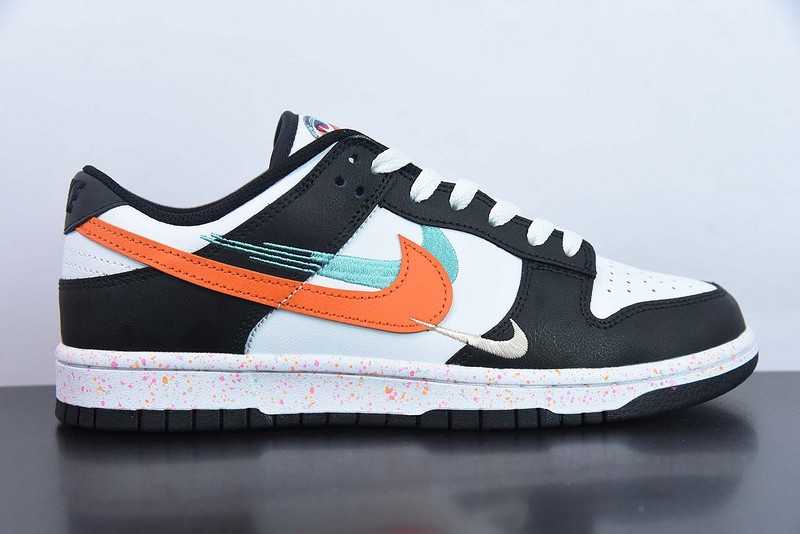 Nike WMNS DUNK LOW 