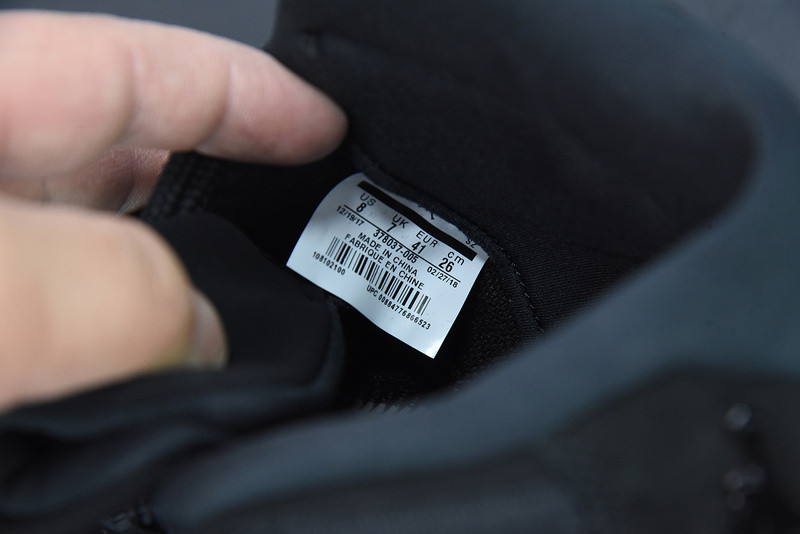 AIR JORDAN 11 RETRO 