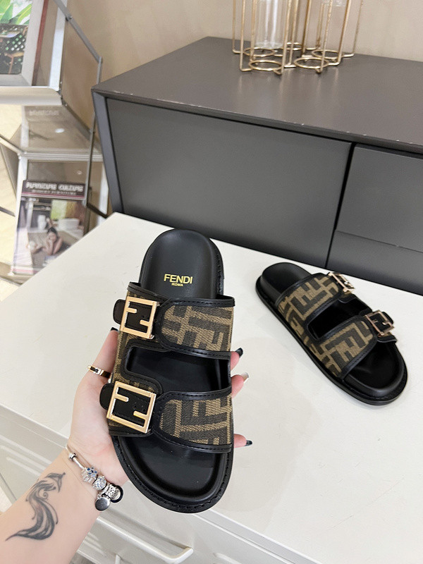 FENDI SLIDE