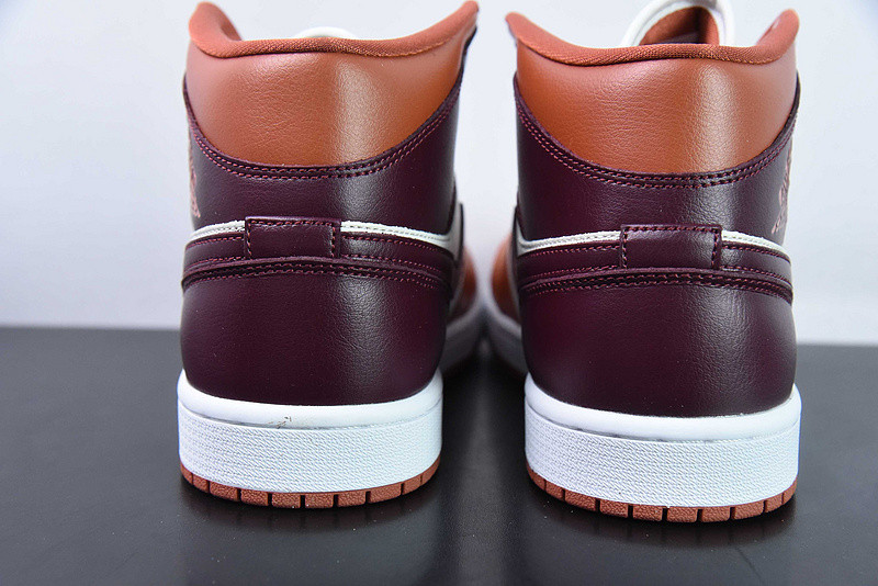 Air Jordan 1 Mid 