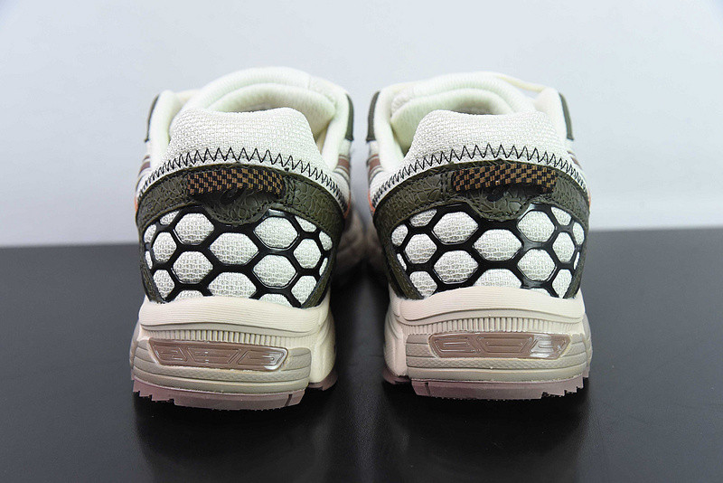 ASICS GEL-Kahana 8 