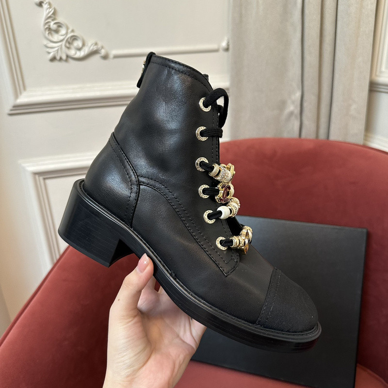 Ch*el sneaker