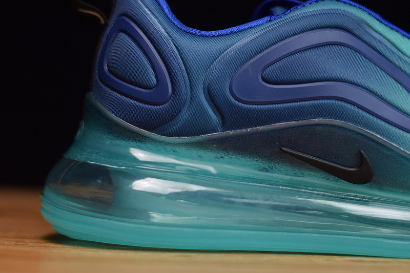 NIKE AIR MAX 720 