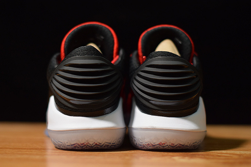 AIR JORDAN 32 LOW PF 