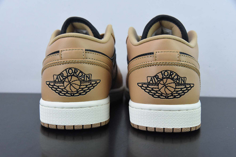 WMNS AIR JORDAN 1 LOW 