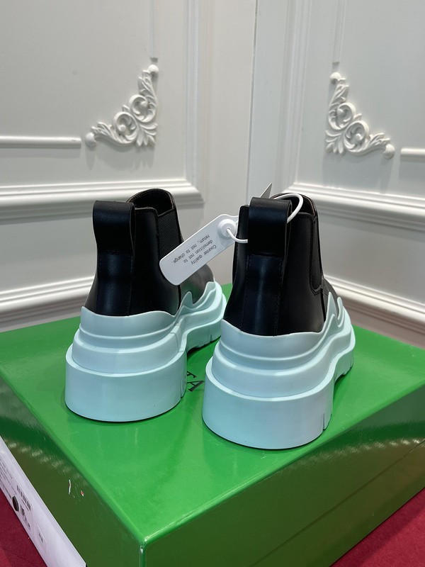 b0tte*a Ven*ta sneaker