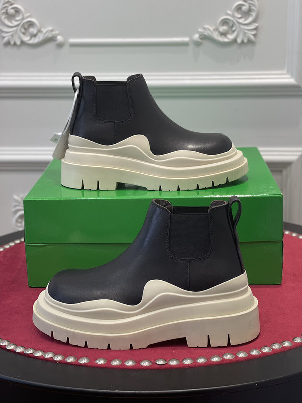 b0tte*a Ven*ta sneaker