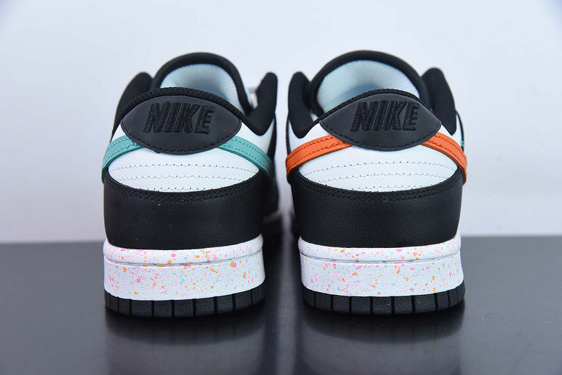 Nike WMNS DUNK LOW 