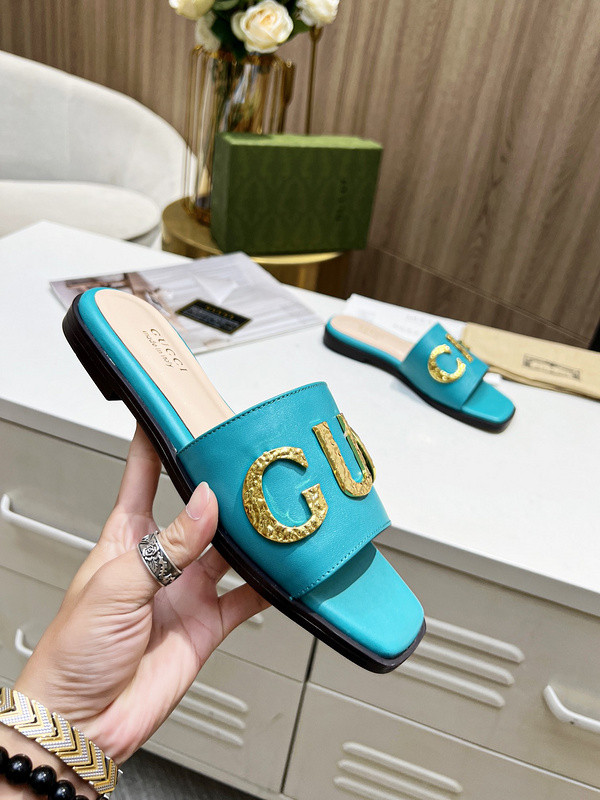 G*u*i sandals