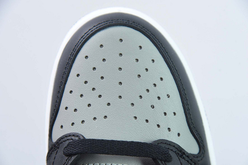 AIR JORDAN 1 RETRO LOW OG 
