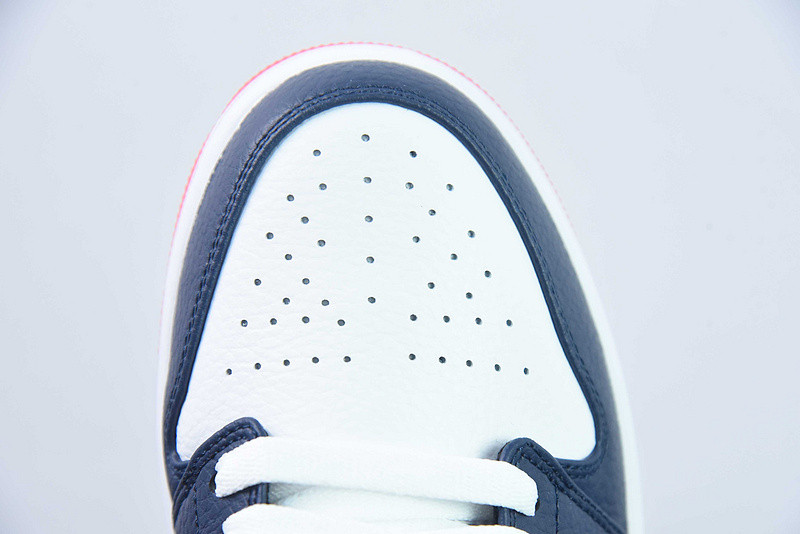 Air Jordan 1 Retro Low 