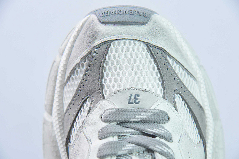 BC XL Sneakers
