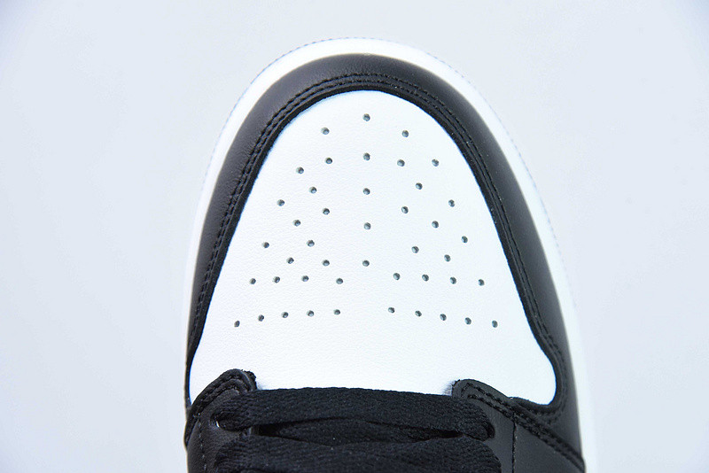 Air Jordan 1 Retro Low 
