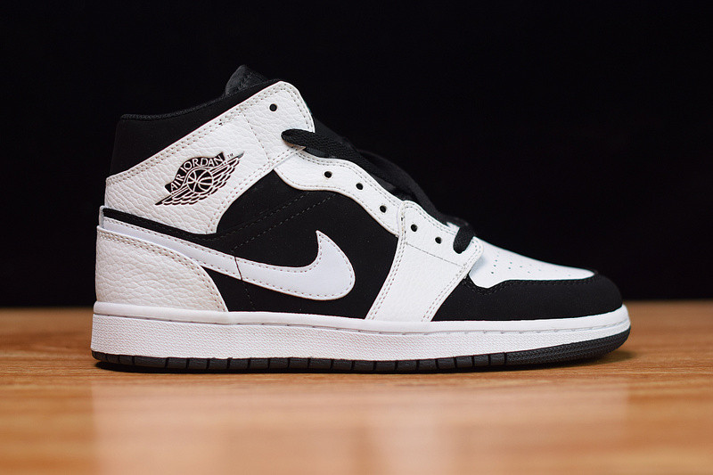 AIR JORDAN 1 MID WHITE BLACK 554724-113