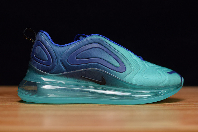 NIKE AIR MAX 720 
