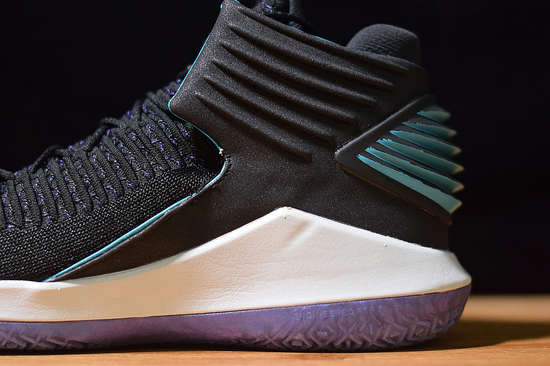 AIR JORDAN 32 “CEO” AA1253-016