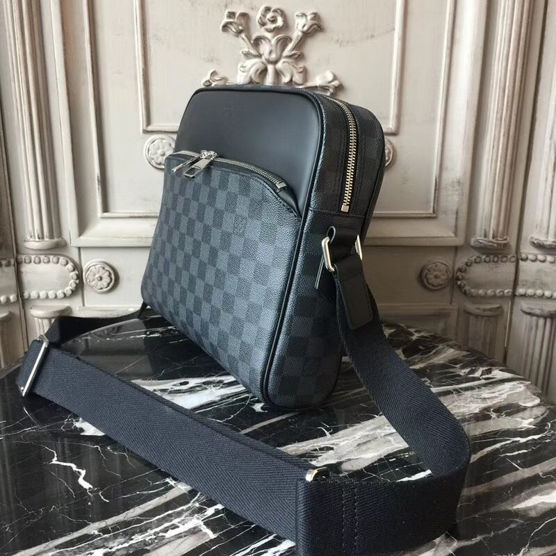 LVT PURSE
