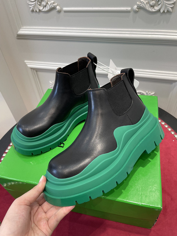 b0tte*a Ven*ta sneaker